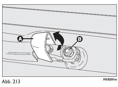 Fiat Punto. Wechsel der scheibenwischerblätter des heckscheibenwischers 